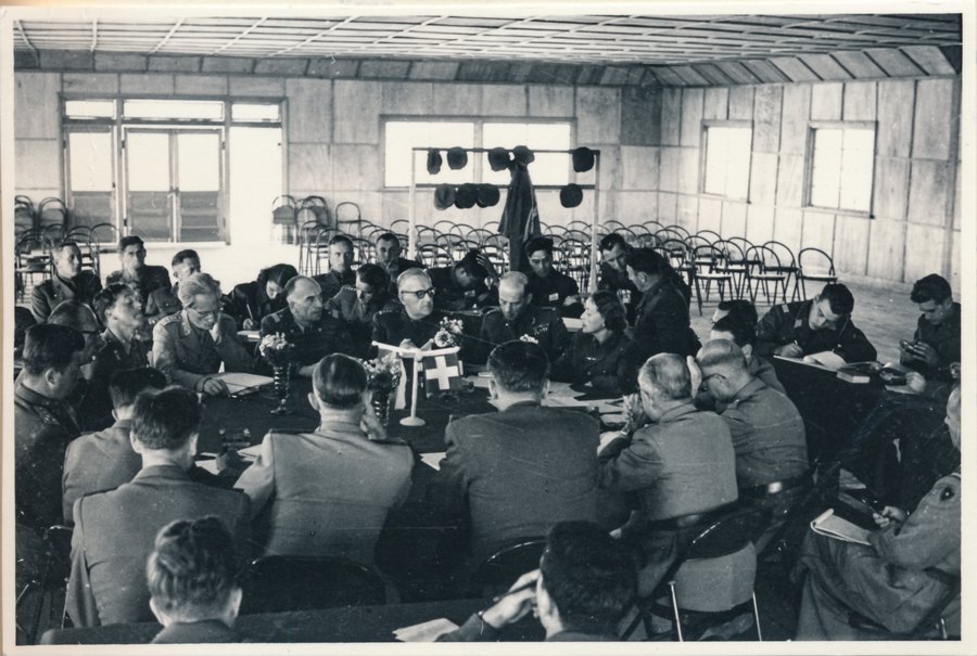 NNSC delegations entering conference row in the Joint Security Area for their daily meeting in the early 1950s. dodis.ch/65779
